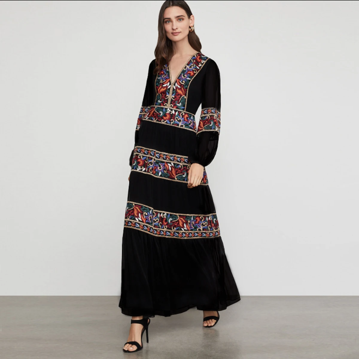 Black Enthic Embroidery Dress Women Casual Long Sleeve V Neck Sexy Dresses Ladies Boho Hippie Beach Maxi Dress Chic Mujer Robe
Black Enthic Embroidery Dress Women Casual Long Sleeve V Neck Sexy Dresses Ladies Boho Hippie Beach Maxi Dress Chic Mujer Robe