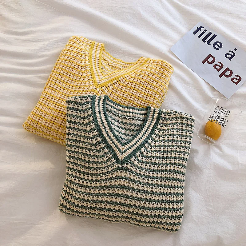 Women Pull Vintage Sweataer Autumn Winter V Neck Striped Pullover Ladies Casual Korean Style Knitted Top Harajuku Sweater
Women Pull Vintage Sweataer Autumn Winter V Neck Striped Pullover Ladies Casual Korean Style Knitted Top Harajuku Sweater