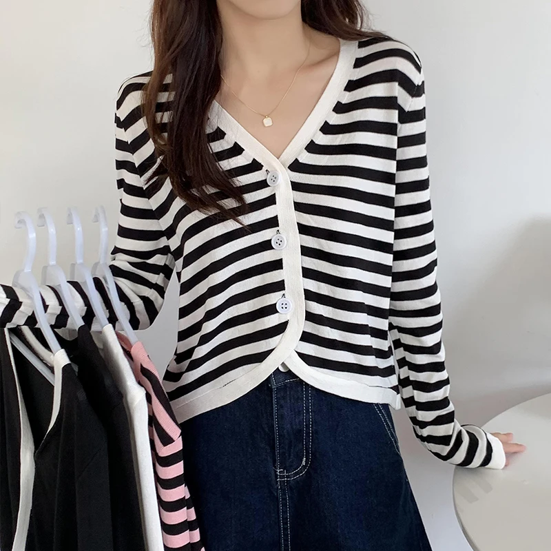 All-match Striped V-Neck Knitted Women Sweater 2021 Long Sleeve Tricot Open Stitch Sweaters Spring Autumn Korean Female Clothing
All-match Striped V-Neck Knitted Women Sweater 2021 Long Sleeve Tricot Open Stitch Sweaters Spring Autumn Korean Female Clothing