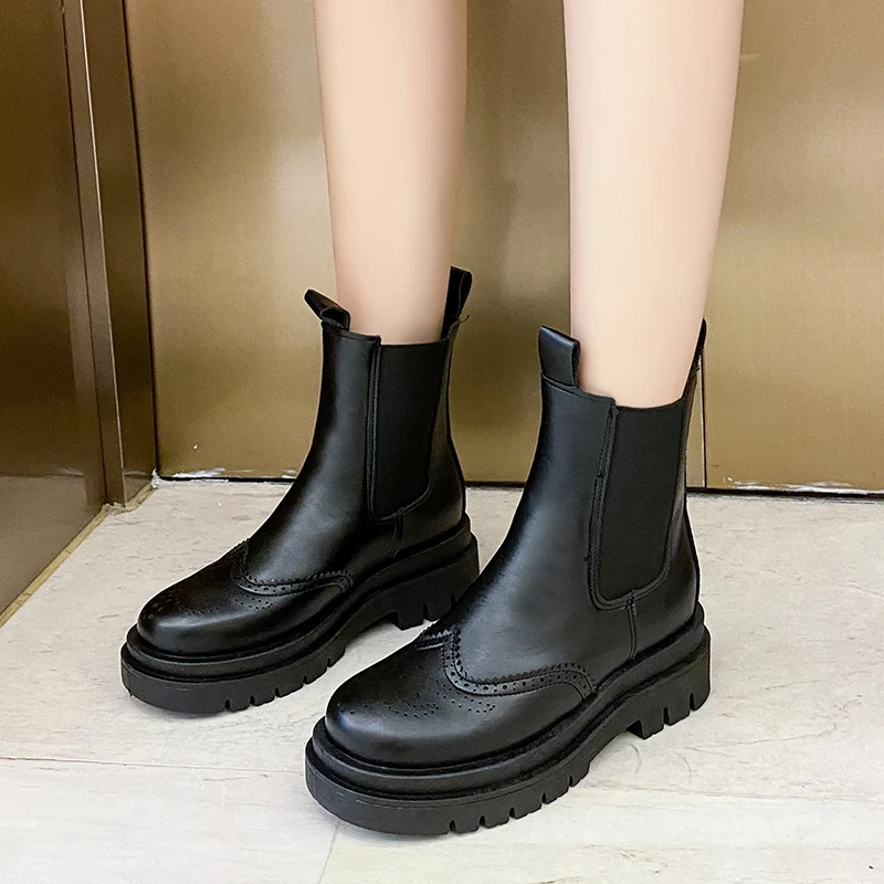 2020 Luxury Chelsea Boots Women Platform Ladies Boots Chunky Winter Shoes Short Ankle Boots Thick Heel Brand Designer Pu Leather
2020 Luxury Chelsea Boots Women Platform Ladies Boots Chunky Winter Shoes Short Ankle Boots Thick Heel Brand Designer Pu Leather