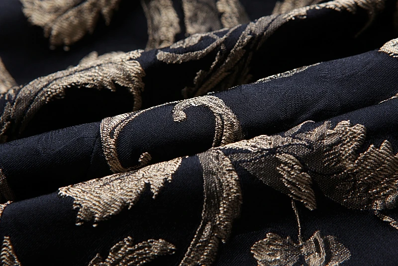 New autumn/winter 2019 European and American men's wear Long sleeve heavy jacquard Fashionable suit jacket
New autumn/winter 2019 European and American men's wear Long sleeve heavy jacquard Fashionable suit jacket