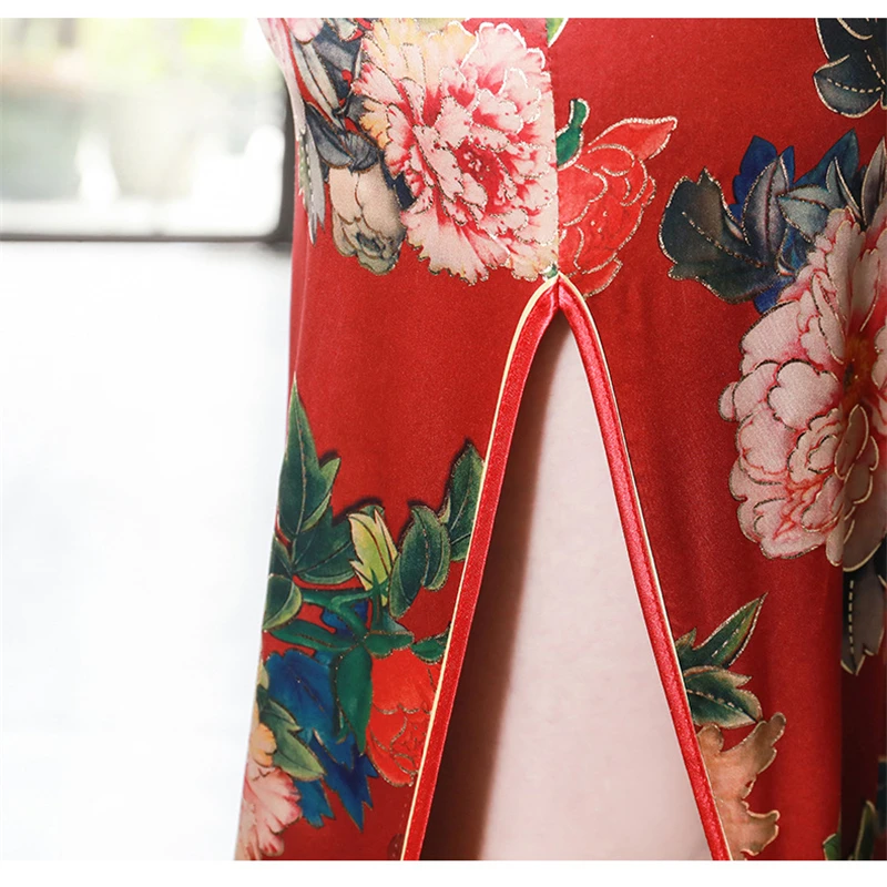 Chinese cheongsam dress long dress ladies elegant satin plus size women's banquet performance dress slim dress Tang suit
Chinese cheongsam dress long dress ladies elegant satin plus size women's banquet performance dress slim dress Tang suit
