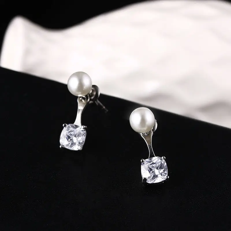 Korean Fashion Jewelry Simulated Pearl Simple Round Stud Earrings with Crystal Zirconia Ear Studs for Women Gift 2020
Korean Fashion Jewelry Simulated Pearl Simple Round Stud Earrings with Crystal Zirconia Ear Studs for Women Gift 2020
