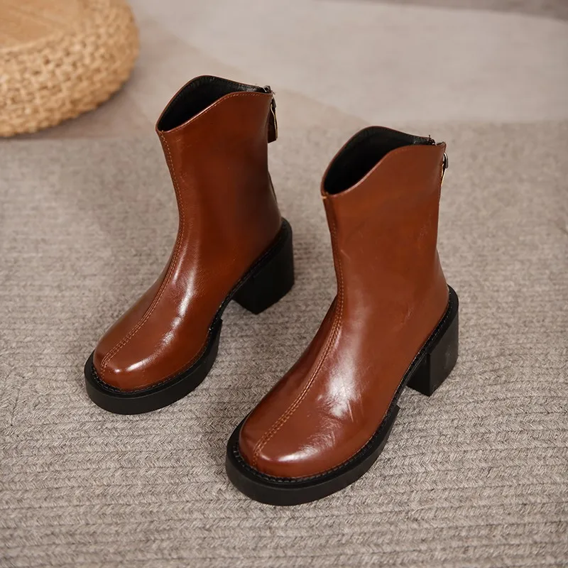 Осенне-зимние ботинки, элегантные кожаные ботинки на толстой подошве 2022, модная обувь на платформе, женские ботинки на молнии с круглым носк... 
Осенне-зимние ботинки, элегантные кожаные ботинки на толстой подошве 2022, модная обувь на платформе, женские ботинки на молнии с круглым носк...