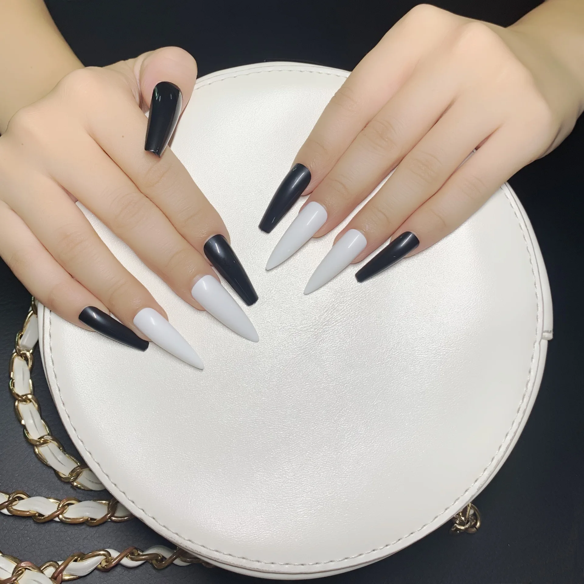 100Pcs Candy Colors Long Fake Nails Natural Coffin Press on False Nail Art Tips ABS Full Cover Nail Decor Manicure
100Pcs Candy Colors Long Fake Nails Natural Coffin Press on False Nail Art Tips ABS Full Cover Nail Decor Manicure