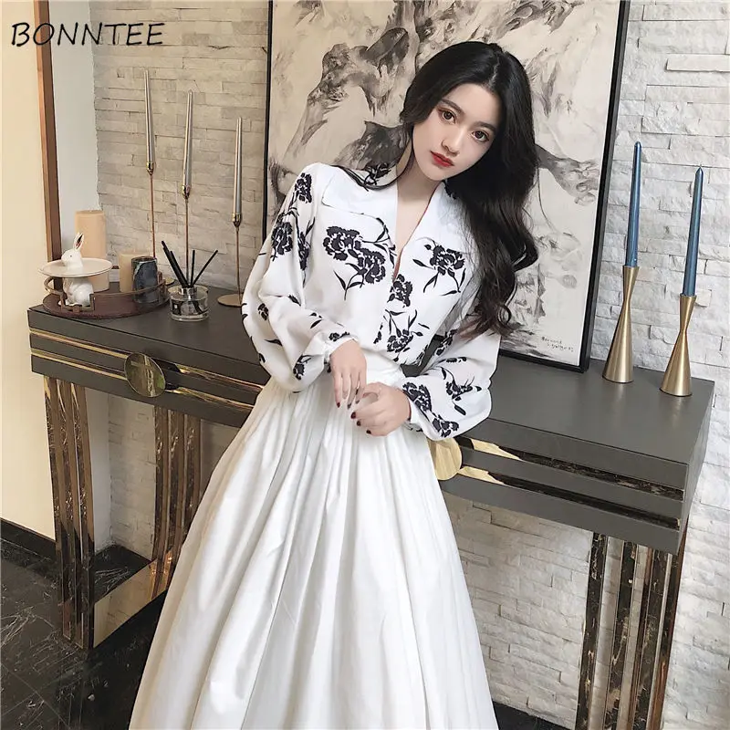 Shirts Women Fashion All-match Vintage Harajuku Soft Design Floral Elegant Tender Classic Retro Summer Thin Ins Female College
Shirts Women Fashion All-match Vintage Harajuku Soft Design Floral Elegant Tender Classic Retro Summer Thin Ins Female College