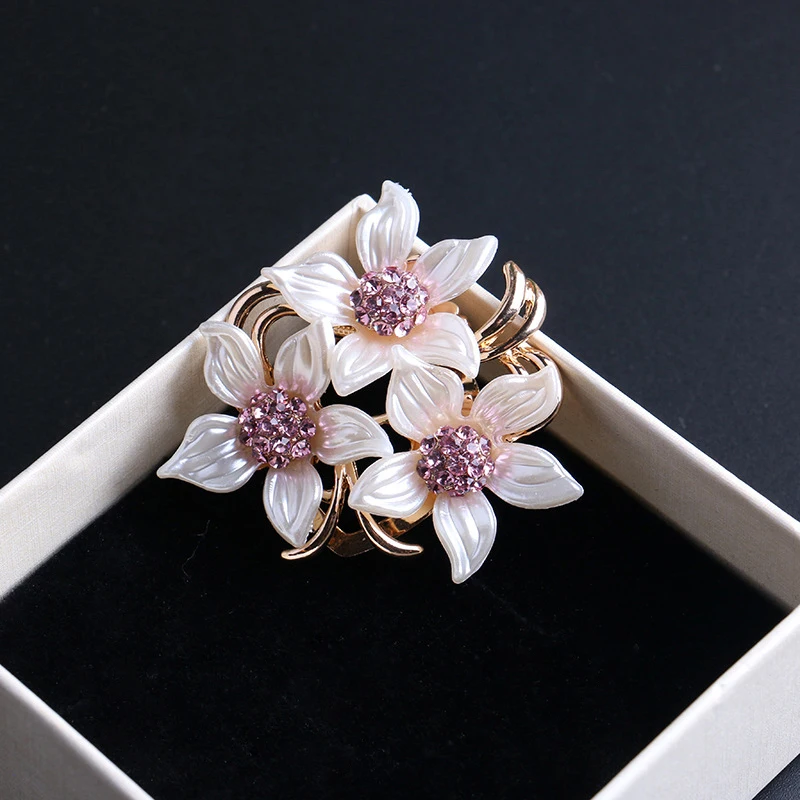 Elegant Camellia Flower Brooch Pins Modern Pink Rhinestone Amazing Leaves Brooches Bridal Jewelry For Women Girl
Elegant Camellia Flower Brooch Pins Modern Pink Rhinestone Amazing Leaves Brooches Bridal Jewelry For Women Girl