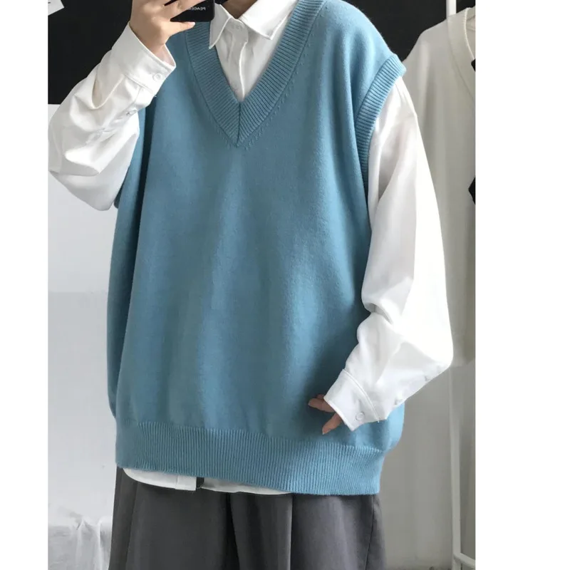 Men's sweater 2020 autumn and winter new V-neck slim solid color knitted vest buttons casual fashion young men's campus
Men's sweater 2020 autumn and winter new V-neck slim solid color knitted vest buttons casual fashion young men's campus