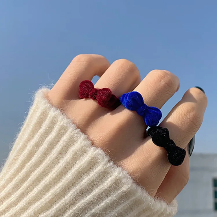 Korean New Wine Red Flocking Bow Rings for Women Winter Fashion Velvet Wedding Ring Streetwear Jewelry Friends Gift Wholesale
Korean New Wine Red Flocking Bow Rings for Women Winter Fashion Velvet Wedding Ring Streetwear Jewelry Friends Gift Wholesale