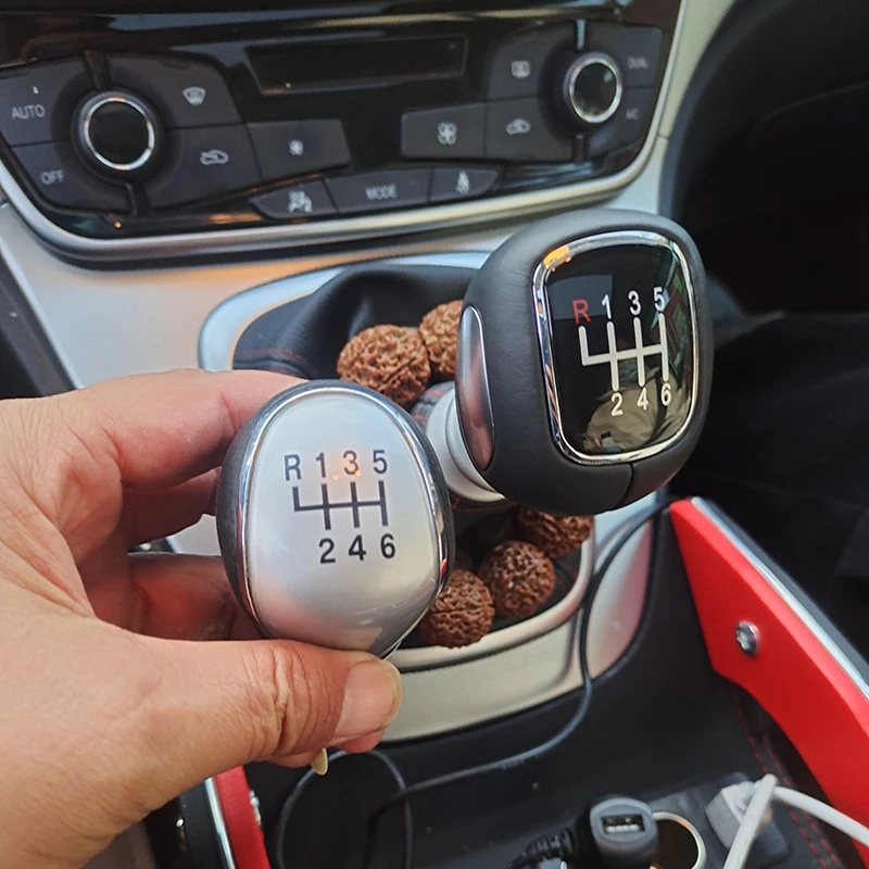 Suitable for Harvard H6 H2 H5 M6 Fengjun 6 speed manual transmission head Handle Gear shift knob Gearbox Handball Gear lever 
Suitable for Harvard H6 H2 H5 M6 Fengjun 6 speed manual transmission head Handle Gear shift knob Gearbox Handball Gear lever