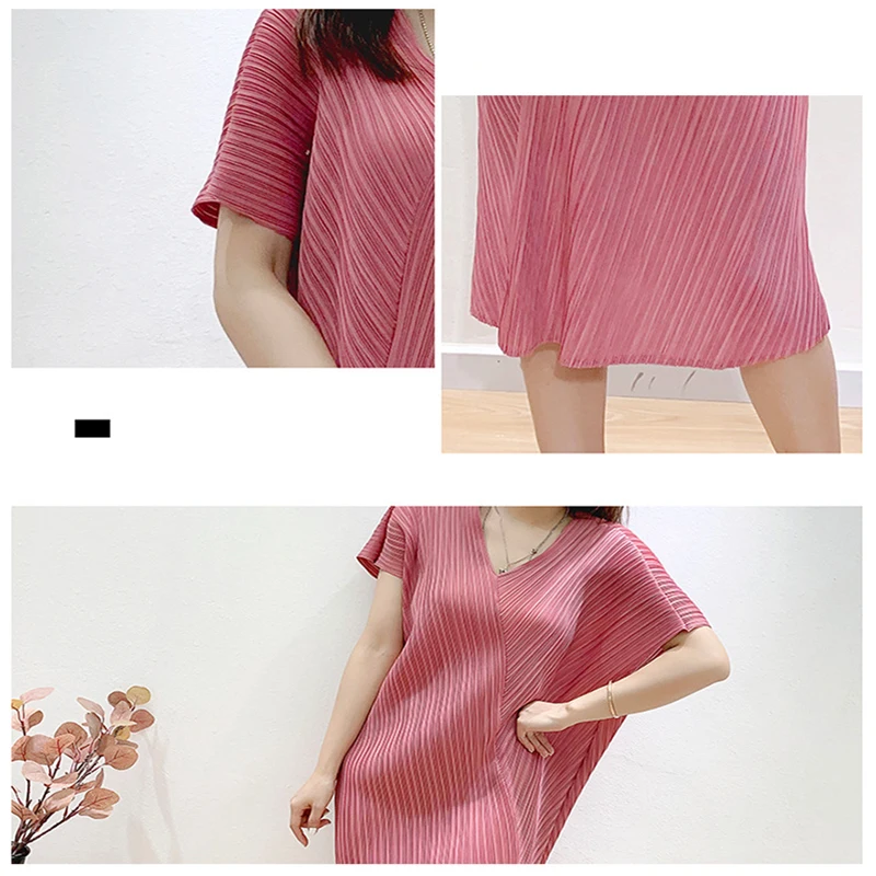 2021 Hot Sale Korean Version Loose Women's Pleated V-neck Dress Office Ladies Knee-length Casual Dress Fashion Pleated Skirt
2021 Hot Sale Korean Version Loose Women's Pleated V-neck Dress Office Ladies Knee-length Casual Dress Fashion Pleated Skirt