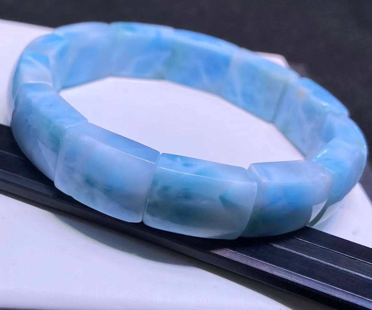 Женский браслет с бусинами, 16x11 мм 
Женский браслет с бусинами, 16x11 мм