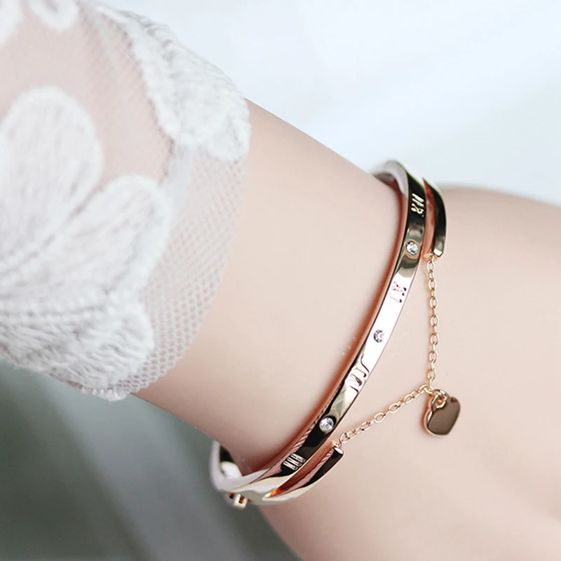 New Fashion Classic Lover Bracelets For Women Rose Gold Silver Color Rhinestone Bracelet Cuff Simple Trendy Jewelry Gift1
New Fashion Classic Lover Bracelets For Women Rose Gold Silver Color Rhinestone Bracelet Cuff Simple Trendy Jewelry Gift1
