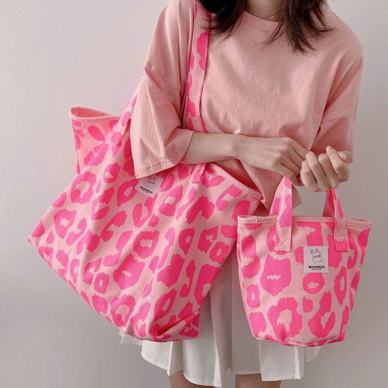 Pink Leopard Shoulder Bag Women's Large Capacity Casual Totes Ladies Cute Canvas Bags Bucket Handbag 2021 NEW Designer Bag
Pink Leopard Shoulder Bag Women's Large Capacity Casual Totes Ladies Cute Canvas Bags Bucket Handbag 2021 NEW Designer Bag