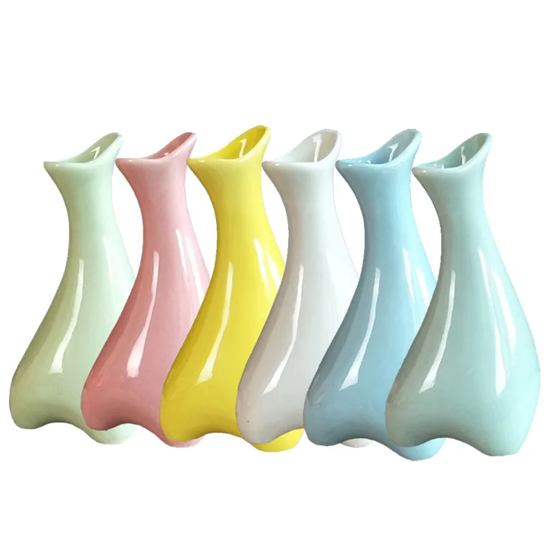 10CM Ceramic Tripod Vase Aromatherapy Bottle Creative Office Home Desk Decoration European Style Small Fresh Crafts Gift
10CM Ceramic Tripod Vase Aromatherapy Bottle Creative Office Home Desk Decoration European Style Small Fresh Crafts Gift