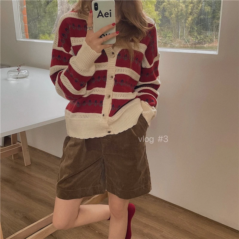 Женские свитера, японский Kawaii Ulzzang, винтажный свободный маленький цветочный кардиган, свитер, Женская Корейская одежда Harajuku для женщин
Женские свитера, японский Kawaii Ulzzang, винтажный свободный маленький цветочный кардиган, свитер, Женская Корейская одежда Harajuku для женщин