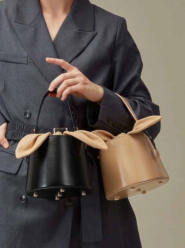 Creative Bucket-shaped Genuine Leather Bag Female Drawstring Bag Shoulder Messenger Portable Contrast Color Bag For Women LB139
Creative Bucket-shaped Genuine Leather Bag Female Drawstring Bag Shoulder Messenger Portable Contrast Color Bag For Women LB139