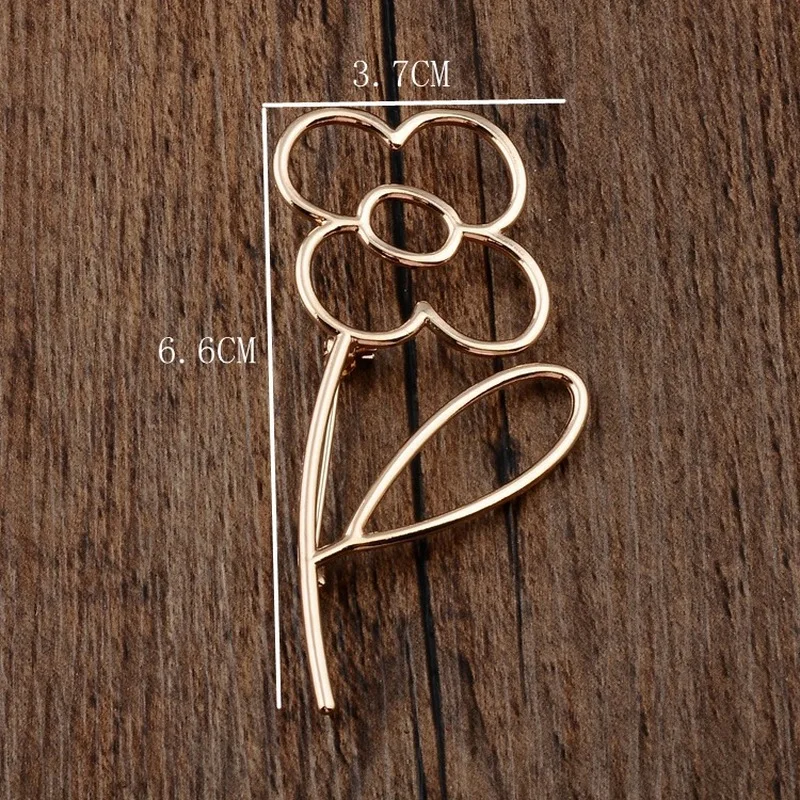 Korean Gold Alloy Empty Flower Brooch Jewelry Luxury Cardigan Shawl Scarf Buckle Lapel Pin Fashion Wedding Clothing Accessories
Korean Gold Alloy Empty Flower Brooch Jewelry Luxury Cardigan Shawl Scarf Buckle Lapel Pin Fashion Wedding Clothing Accessories
