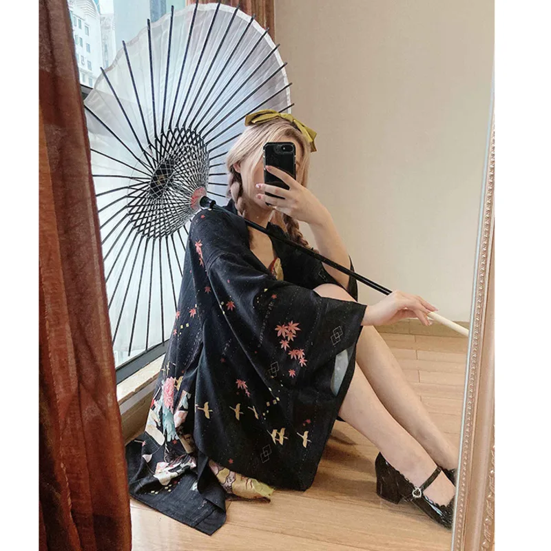 Anime Cosplay Flower Kimono Japanese Spring 2021 Maple leaf Woman Kimono Summer Harajuku Cardigan Japan chrysanthemum Clothes
Anime Cosplay Flower Kimono Japanese Spring 2021 Maple leaf Woman Kimono Summer Harajuku Cardigan Japan chrysanthemum Clothes