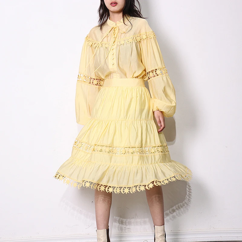 TWOTWINSTYLE White Two Piece Set For Women O Neck Long Sleeve Tops High Waist Midi Skirts Casual Sets Female 2021 Spring Fashion
TWOTWINSTYLE White Two Piece Set For Women O Neck Long Sleeve Tops High Waist Midi Skirts Casual Sets Female 2021 Spring Fashion