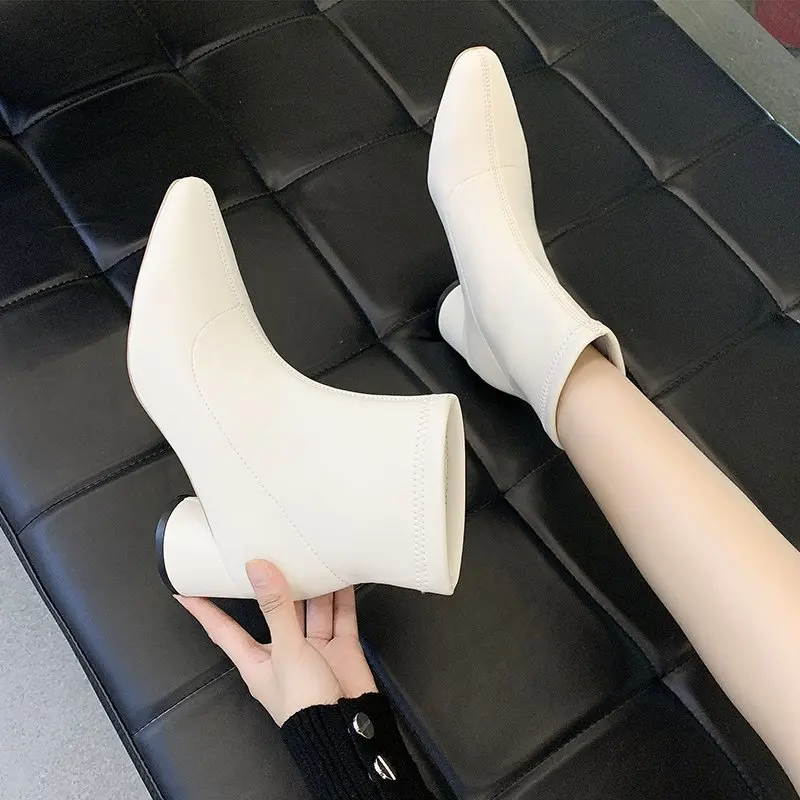 New Autumn Winter Martin Boots Women's Boots Thick with Pointed Toe Thin Short Boots Back Zipper Ankle Boots Female Pumps Boots
New Autumn Winter Martin Boots Women's Boots Thick with Pointed Toe Thin Short Boots Back Zipper Ankle Boots Female Pumps Boots