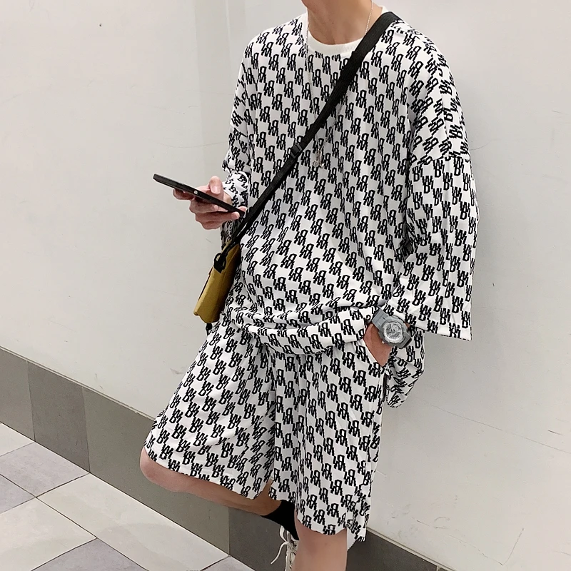 Men's leisure trend sports loose suit 2021 new loose and comfortable youth suit in large size 
Men's leisure trend sports loose suit 2021 new loose and comfortable youth suit in large size