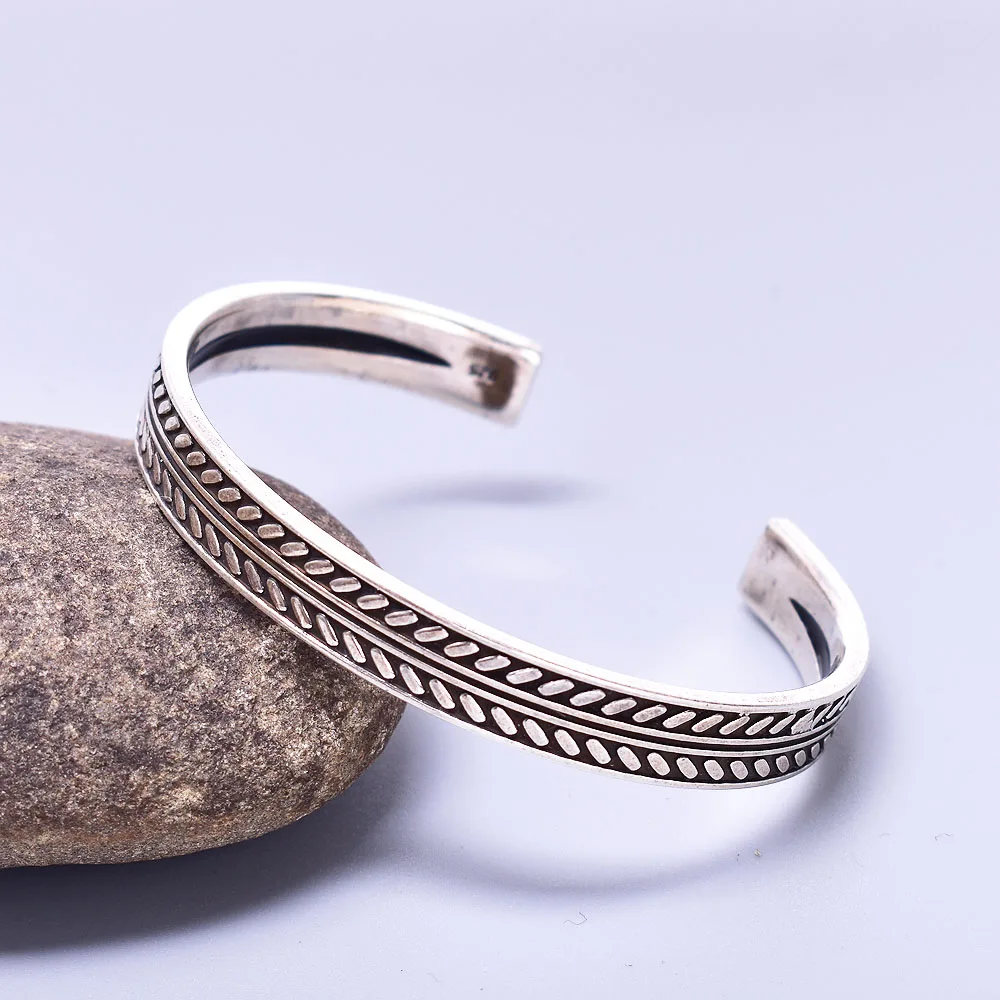 Vintage Leaves Pattern Cuff Bracelet for Men Silver Color Open Bracelets Bangle Gift for Him Punk Jewelry
Vintage Leaves Pattern Cuff Bracelet for Men Silver Color Open Bracelets Bangle Gift for Him Punk Jewelry