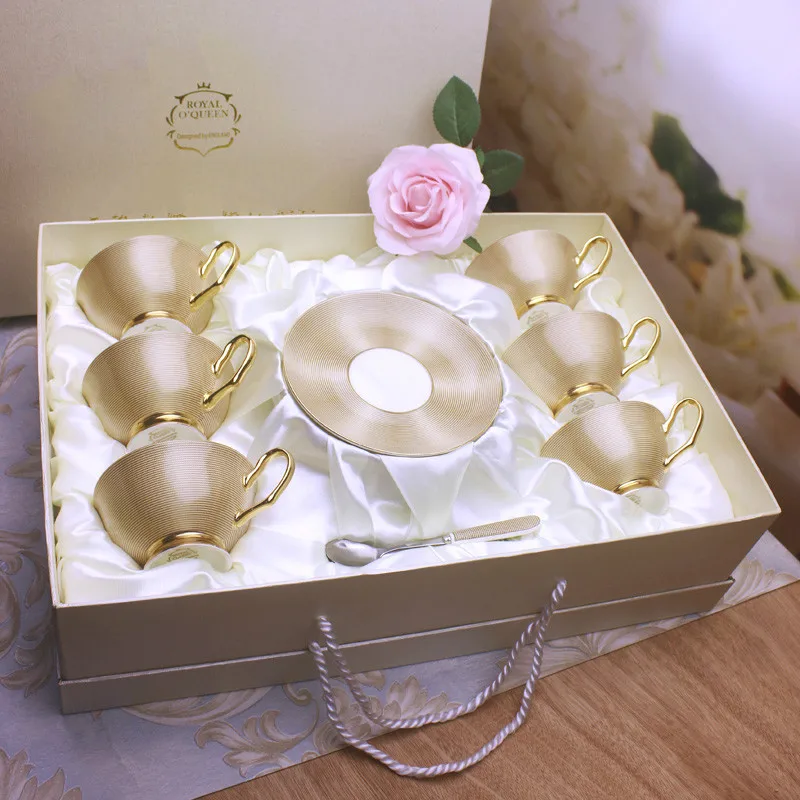 Mug Dishes Champagne Gold Three-dimensional Stripes Bone China Coffee Cup Ceramic Gift Set Drinkware Coffee Set
Mug Dishes Champagne Gold Three-dimensional Stripes Bone China Coffee Cup Ceramic Gift Set Drinkware Coffee Set