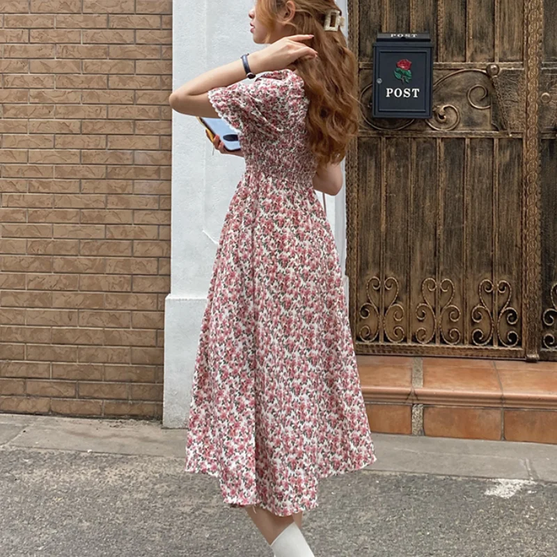 Retro Summer Short Sleeve Chiffon Dress For Women Floral Printed Elastic Waist Pleated Square Collar Long Dress Female Vestidos
Retro Summer Short Sleeve Chiffon Dress For Women Floral Printed Elastic Waist Pleated Square Collar Long Dress Female Vestidos