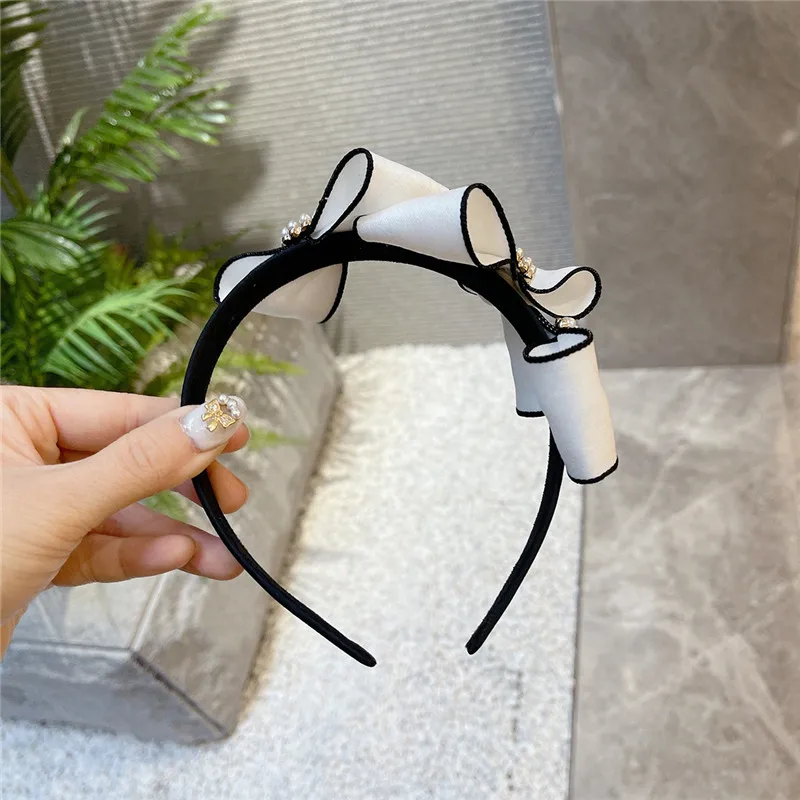 Fabric Hairband For Women Hair Accessories Wide Bow Knot Black White Pearl Headband Girls Korean Fashion Head Wrap Wholesale
Fabric Hairband For Women Hair Accessories Wide Bow Knot Black White Pearl Headband Girls Korean Fashion Head Wrap Wholesale