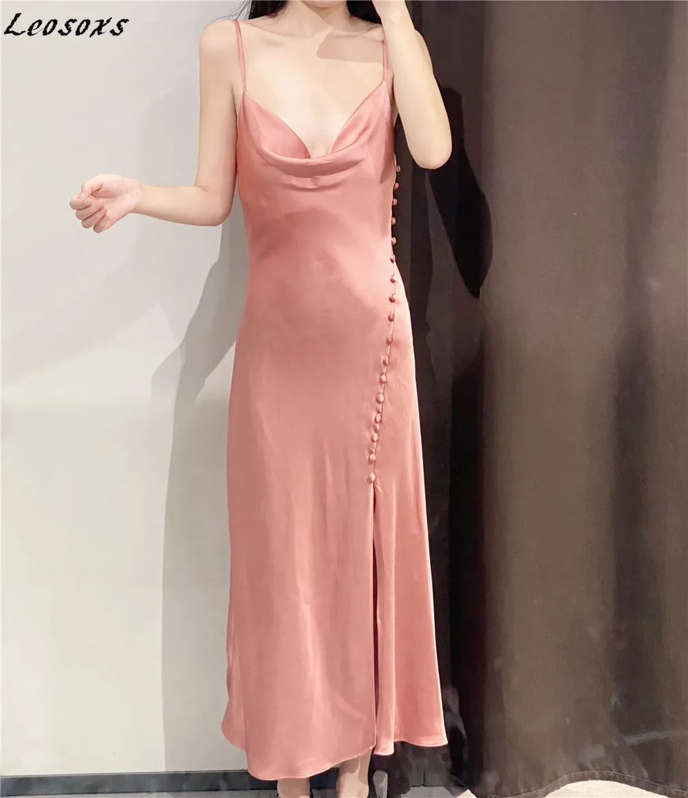 Leosoxs ins style sexy long split women dress button high waist satin solid sleeveless elegant dresses 2021 summer new style
Leosoxs ins style sexy long split women dress button high waist satin solid sleeveless elegant dresses 2021 summer new style