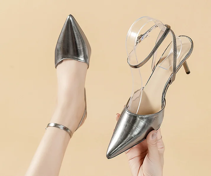 New style European American style half Baotou sandals in 2021 summer with fine heel and sharp leather buckle one button with b06
New style European American style half Baotou sandals in 2021 summer with fine heel and sharp leather buckle one button with b06