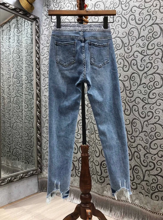 2021 ; ; 302
2021 ; ; 302