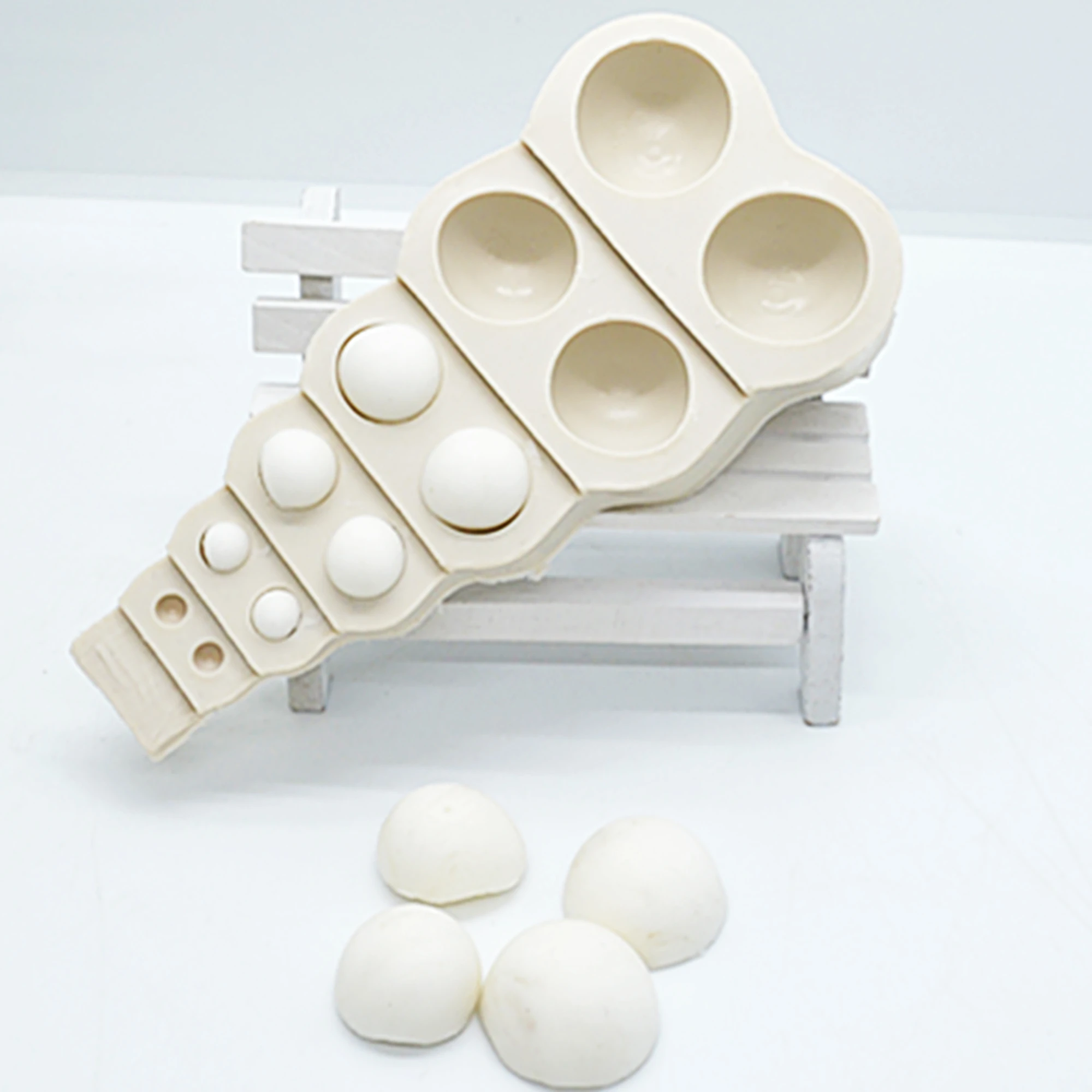 XiaoXiang Pearl Gems Silicone Baking Accessories Molds DIY Sugar Craft Resin Chocolate Mold Fondant Cake Decorating Tools P61-AD
XiaoXiang Pearl Gems Silicone Baking Accessories Molds DIY Sugar Craft Resin Chocolate Mold Fondant Cake Decorating Tools P61-AD