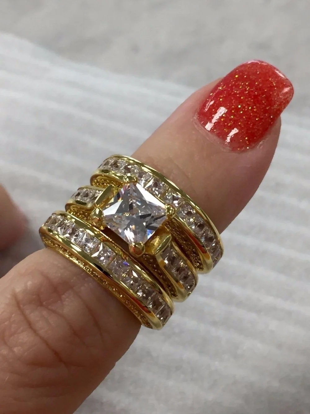FDLK Brand Jewelry Gold Color 20CT Precious Princess-cut CZ Stone Cocktail Wedding Band Rings Set For Women 3-in-1
FDLK Brand Jewelry Gold Color 20CT Precious Princess-cut CZ Stone Cocktail Wedding Band Rings Set For Women 3-in-1