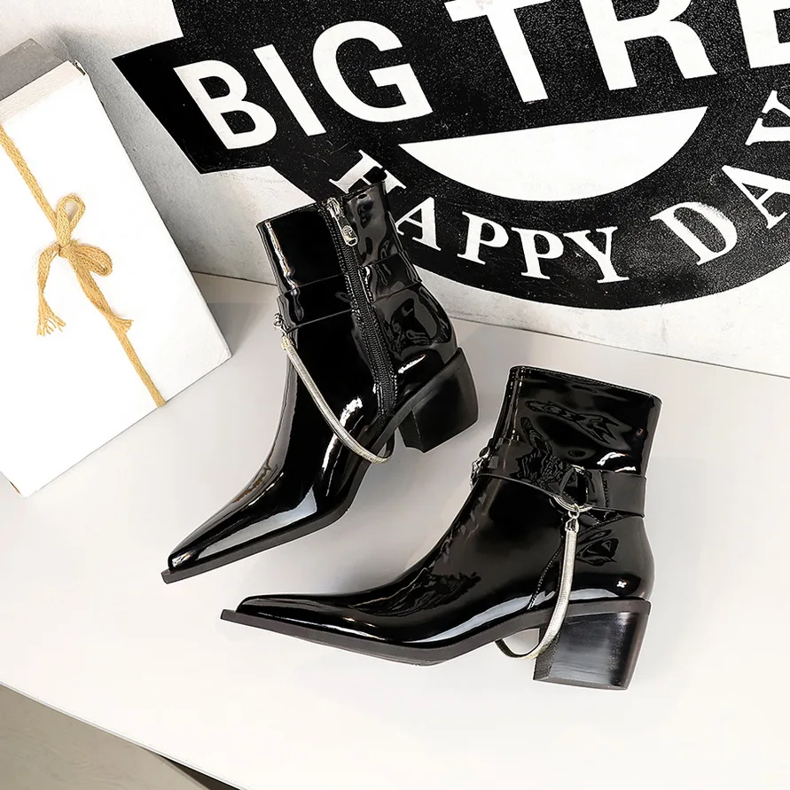 BIGTREE Elegant Black Women's Winter Boots 2022 Sexy Square Heels Shoes Sewing Zipper Pointed Toe Party Wedding Patent Leather
BIGTREE Elegant Black Women's Winter Boots 2022 Sexy Square Heels Shoes Sewing Zipper Pointed Toe Party Wedding Patent Leather