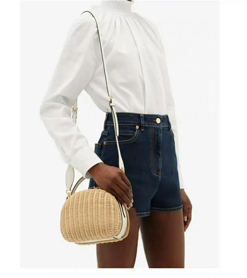 Net red with woven rattan woven grass bag seaside vacation tote messenger bag small summer 2020 new women's bag
Net red with woven rattan woven grass bag seaside vacation tote messenger bag small summer 2020 new women's bag
