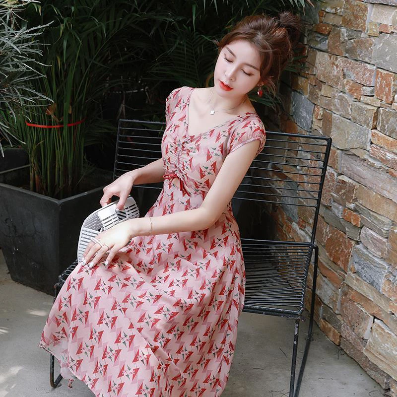 New Summer Elegant Dress Korean Style Elegant V-neck Dress Chiffon Printed A-line dress Dress Mid-long Dress SS706
New Summer Elegant Dress Korean Style Elegant V-neck Dress Chiffon Printed A-line dress Dress Mid-long Dress SS706