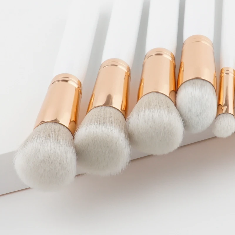 12 Pcs Makeup Brush Kit Brushes Kit Make Up Brush Tools Kit Eye Liner Soft Natural-Synthetic Hair Beauty Brushes Kit
12 Pcs Makeup Brush Kit Brushes Kit Make Up Brush Tools Kit Eye Liner Soft Natural-Synthetic Hair Beauty Brushes Kit