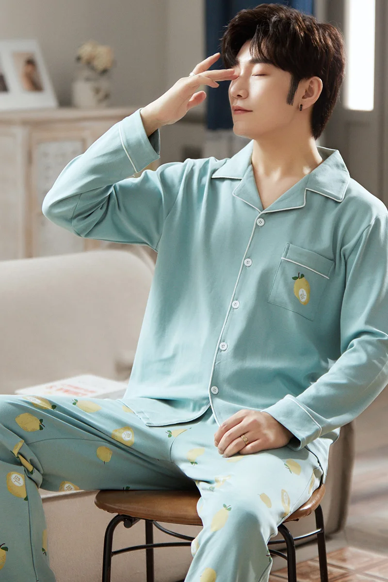Cute Lemon Pattern Nightwear Casual Loose Male Homewear Cotton Sleepwear Winter Men Pajamas Set Fresh Blue Sexy Cardigan Pajamas
Cute Lemon Pattern Nightwear Casual Loose Male Homewear Cotton Sleepwear Winter Men Pajamas Set Fresh Blue Sexy Cardigan Pajamas