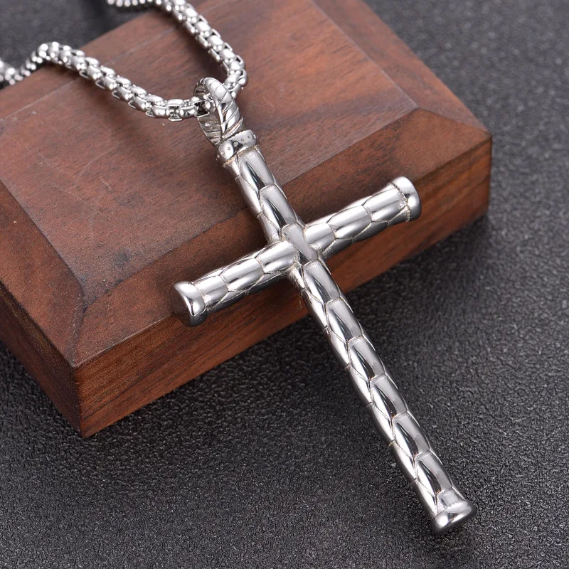 Personalized retro titanium steel cross men's necklace trendy men's fashion scale stainless steel clavicle Chain Pendant
Personalized retro titanium steel cross men's necklace trendy men's fashion scale stainless steel clavicle Chain Pendant
