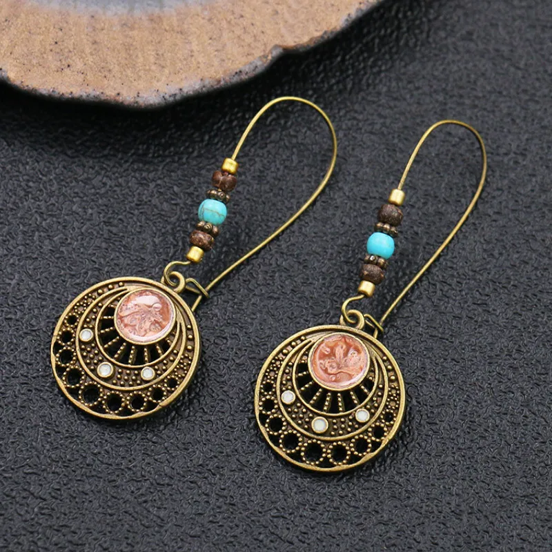Round Pendant Earrings Simple Creative Personality Ear Jewelry
Round Pendant Earrings Simple Creative Personality Ear Jewelry