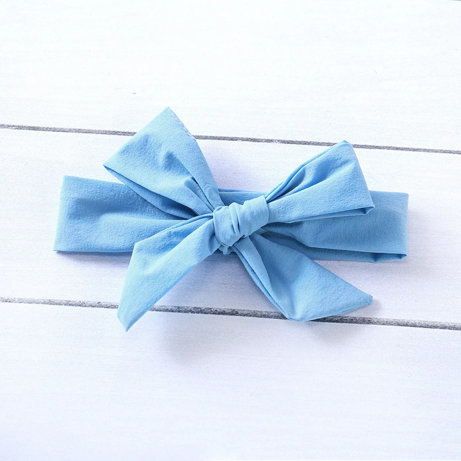 2021 New Spring/Summer Baby Stylish Sweet Simple Lace Solid Lace Lace Pontyer Top Lotus Shorts Bow Hairband Set
2021 New Spring/Summer Baby Stylish Sweet Simple Lace Solid Lace Lace Pontyer Top Lotus Shorts Bow Hairband Set