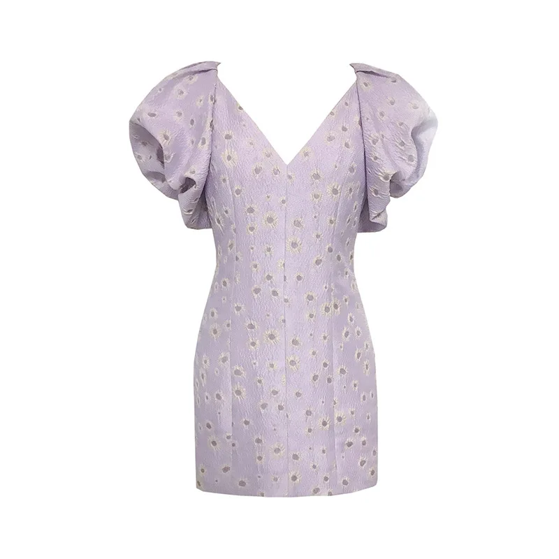 2021 Summer Female Retro Style Jacquard Puff Sleeve Above Knee Dress Ladies New Fashion Graceful Sweet V-neck Pullover Dress 
2021 Summer Female Retro Style Jacquard Puff Sleeve Above Knee Dress Ladies New Fashion Graceful Sweet V-neck Pullover Dress