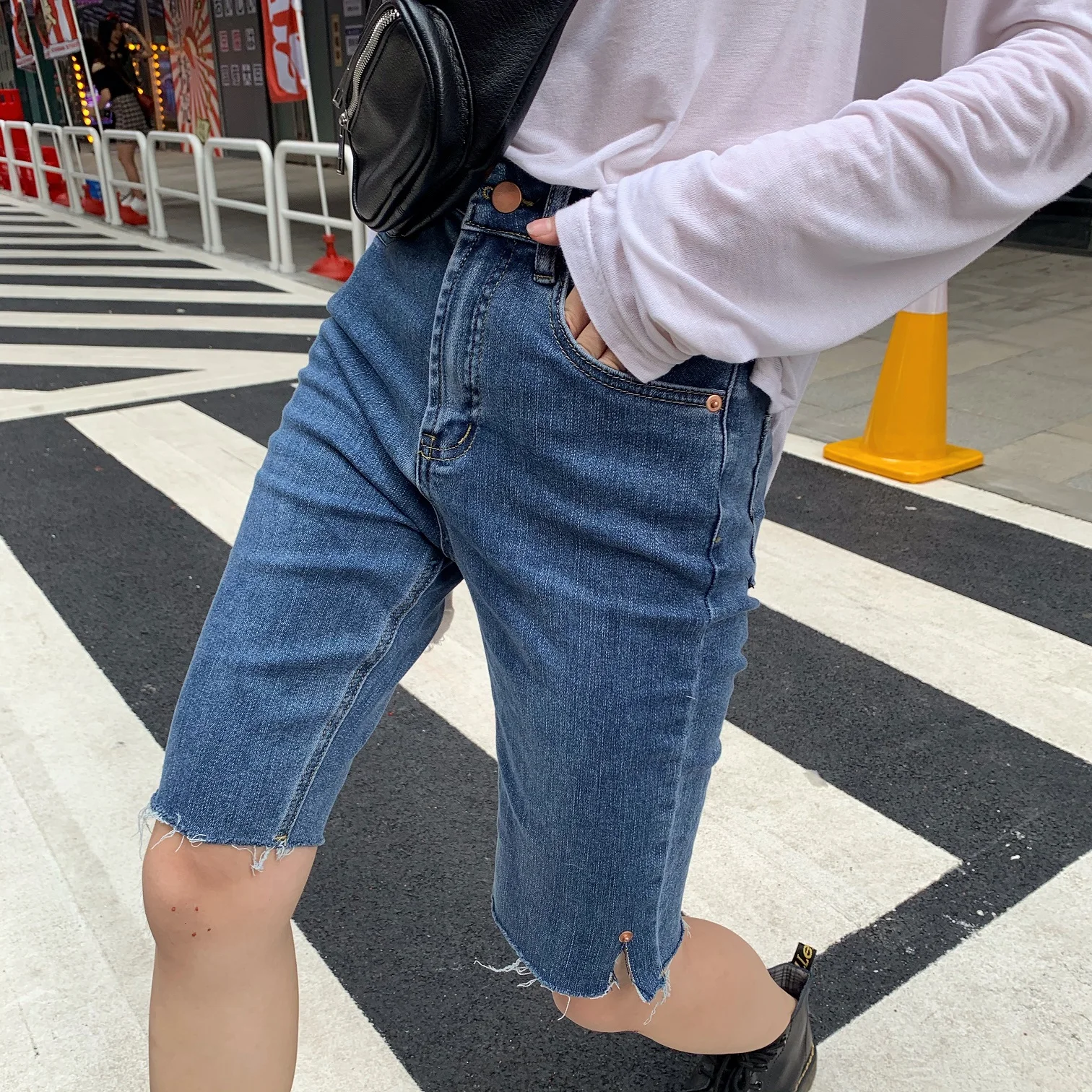 New Autumn Vintage Women Jeans Fashion Casual Five Point Jeans Female High Waist Split Straight Pants Mujer
New Autumn Vintage Women Jeans Fashion Casual Five Point Jeans Female High Waist Split Straight Pants Mujer