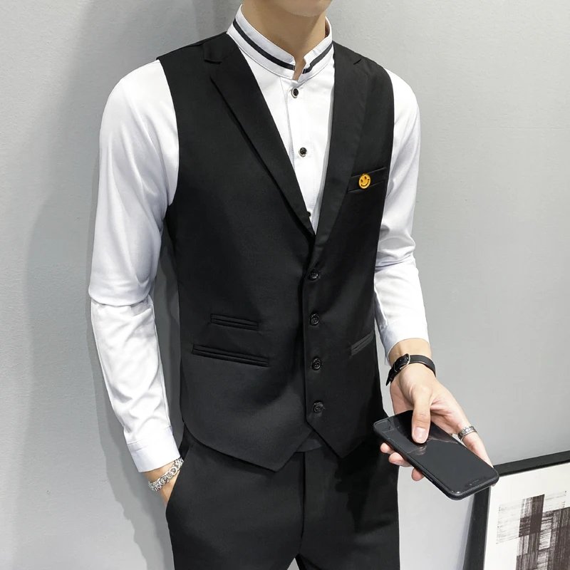 Men's Vest 2021 New Handsome Fashion Slim-fit Men's Smiling Face Multi-pocket Lapel Single-breasted Business Casual Suit Vest 
Men's Vest 2021 New Handsome Fashion Slim-fit Men's Smiling Face Multi-pocket Lapel Single-breasted Business Casual Suit Vest