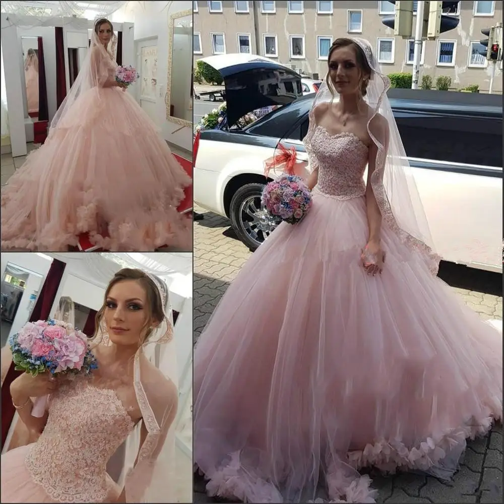 Stunning Lace Pink Wedding Dresses Sweetheart Tulle Sequins African robe de mariée 2021 Plus Size Bride Dress Ball Bridal Gowns 
Stunning Lace Pink Wedding Dresses Sweetheart Tulle Sequins African robe de mariée 2021 Plus Size Bride Dress Ball Bridal Gowns
