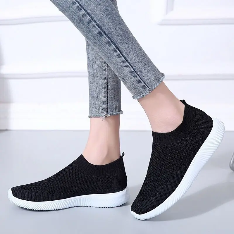 2021 Summer New Women Big Size Mesh Breathable Sports Shoes Female Fashion Flat Knitting Comfortable Low Cut Casual Sneakers 
2021 Summer New Women Big Size Mesh Breathable Sports Shoes Female Fashion Flat Knitting Comfortable Low Cut Casual Sneakers