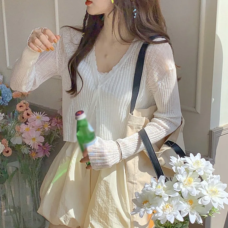 Autumn V-Neck Short Knitted Breathable Top Ultra-Thin Ice Silk Cardigan Cute Sweet Wave Outside Sun Faucet
Autumn V-Neck Short Knitted Breathable Top Ultra-Thin Ice Silk Cardigan Cute Sweet Wave Outside Sun Faucet