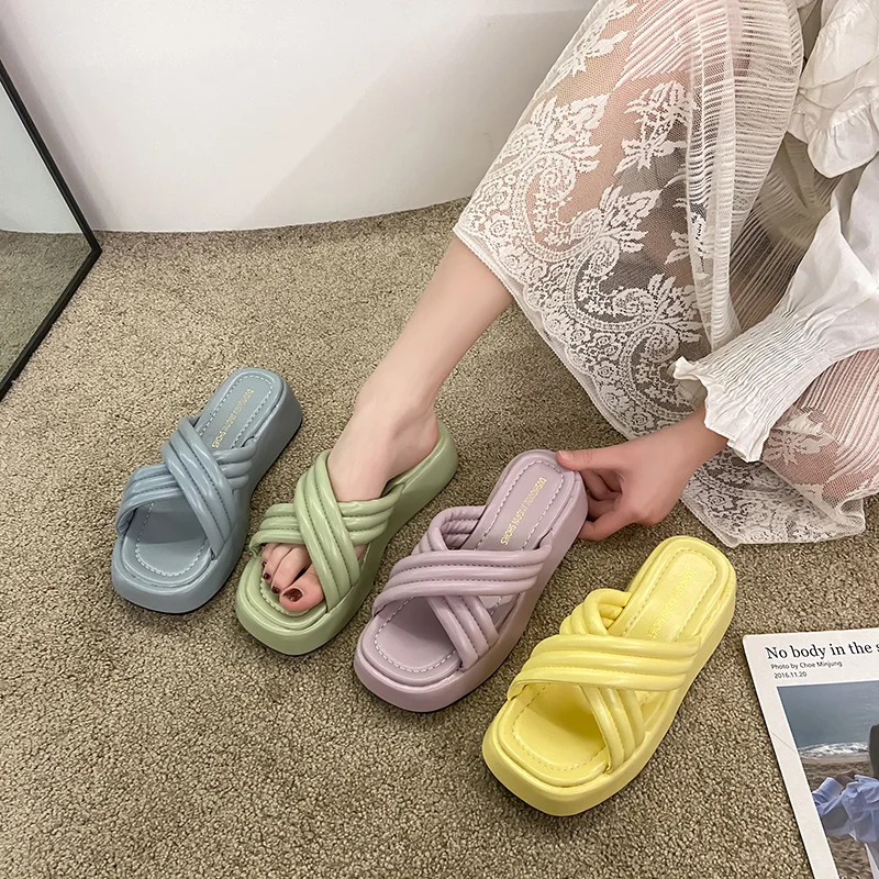 Slippers Casual Flat Shoes Female Summer Clogs Woman Pantofle Platform Slides Med Luxury Beach 2021 Rome Basic PU Fabric Rubber
Slippers Casual Flat Shoes Female Summer Clogs Woman Pantofle Platform Slides Med Luxury Beach 2021 Rome Basic PU Fabric Rubber